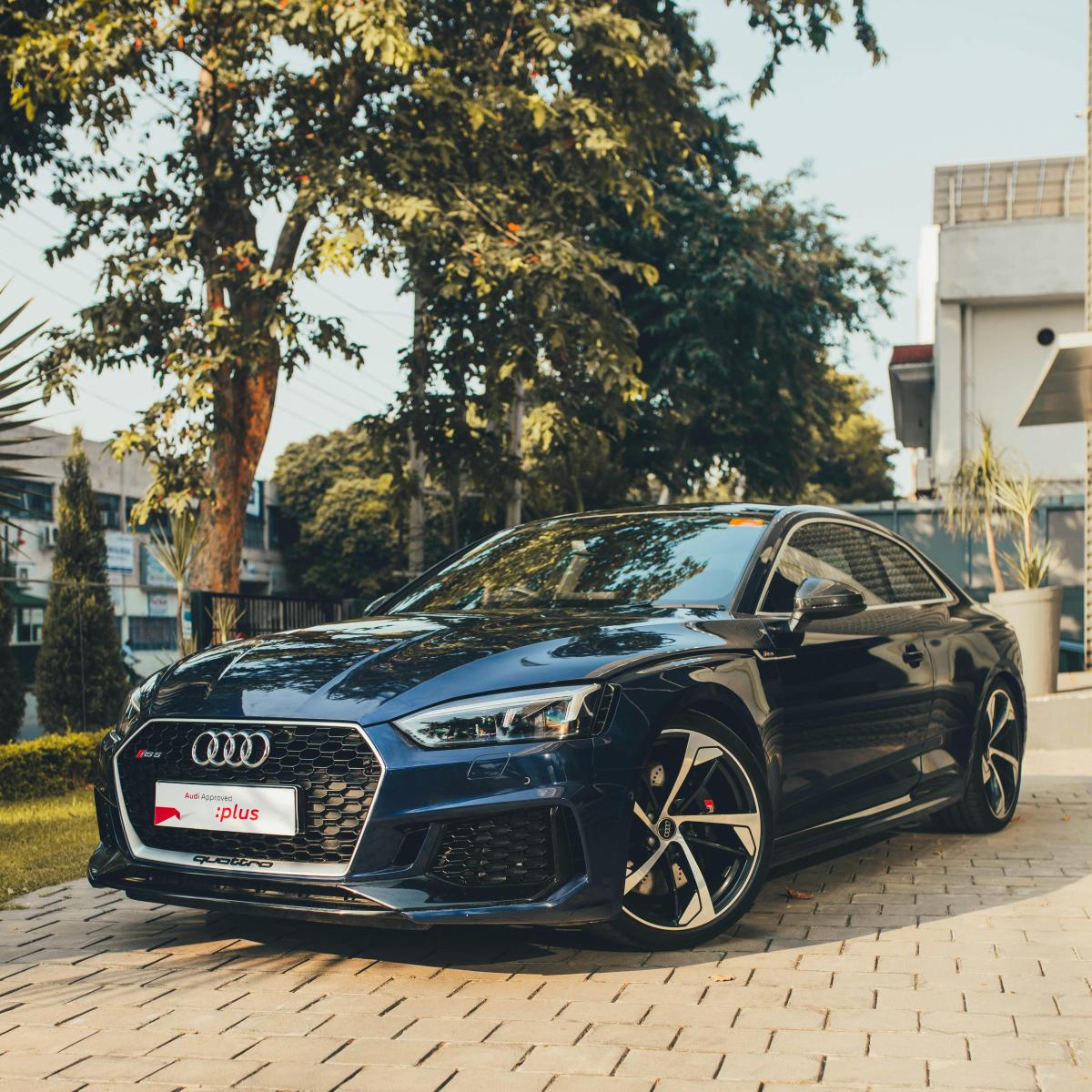 pexels-Audi_A5_Coupé_Bleu
