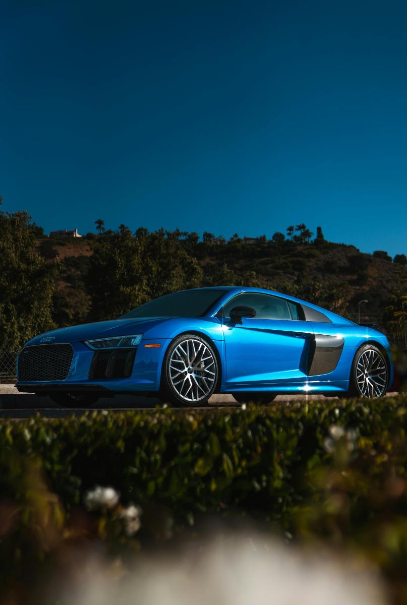 pexels-Audi_R8_Bleu_metal