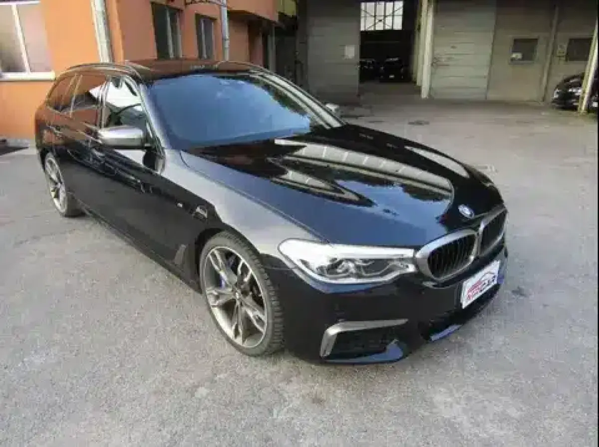 BMW-M550DA-XDRIVE-Touring-Importation-Allemagne-Galerie