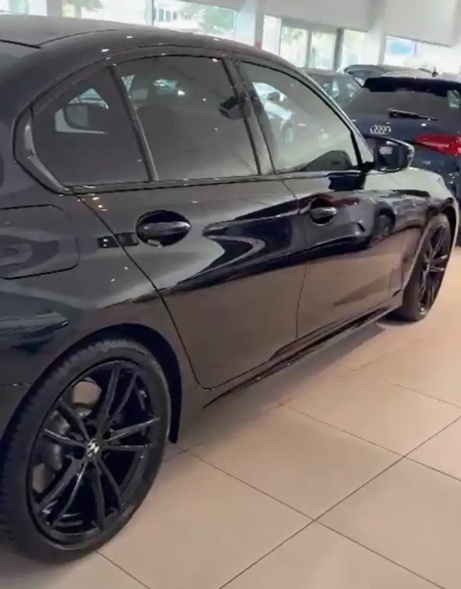 BMW_330i_full_black_import_Allemagne__6_