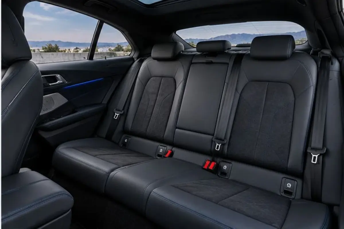 bmw-serie2-gran-coupe-f74-banquette-arriere
