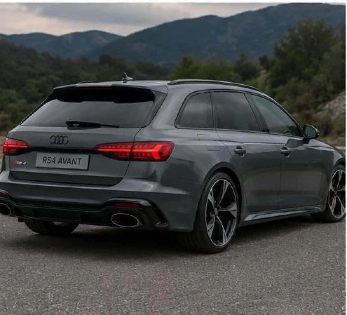 Audi_RS4_Avant_03_exterieur_arriere_telechargeable