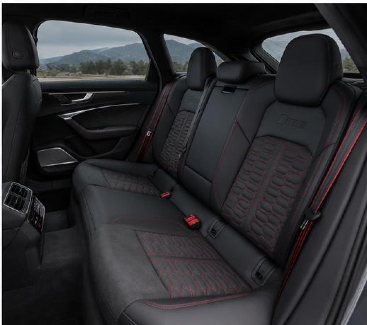 Audi_RS6_Avant_05_interieur_arriere