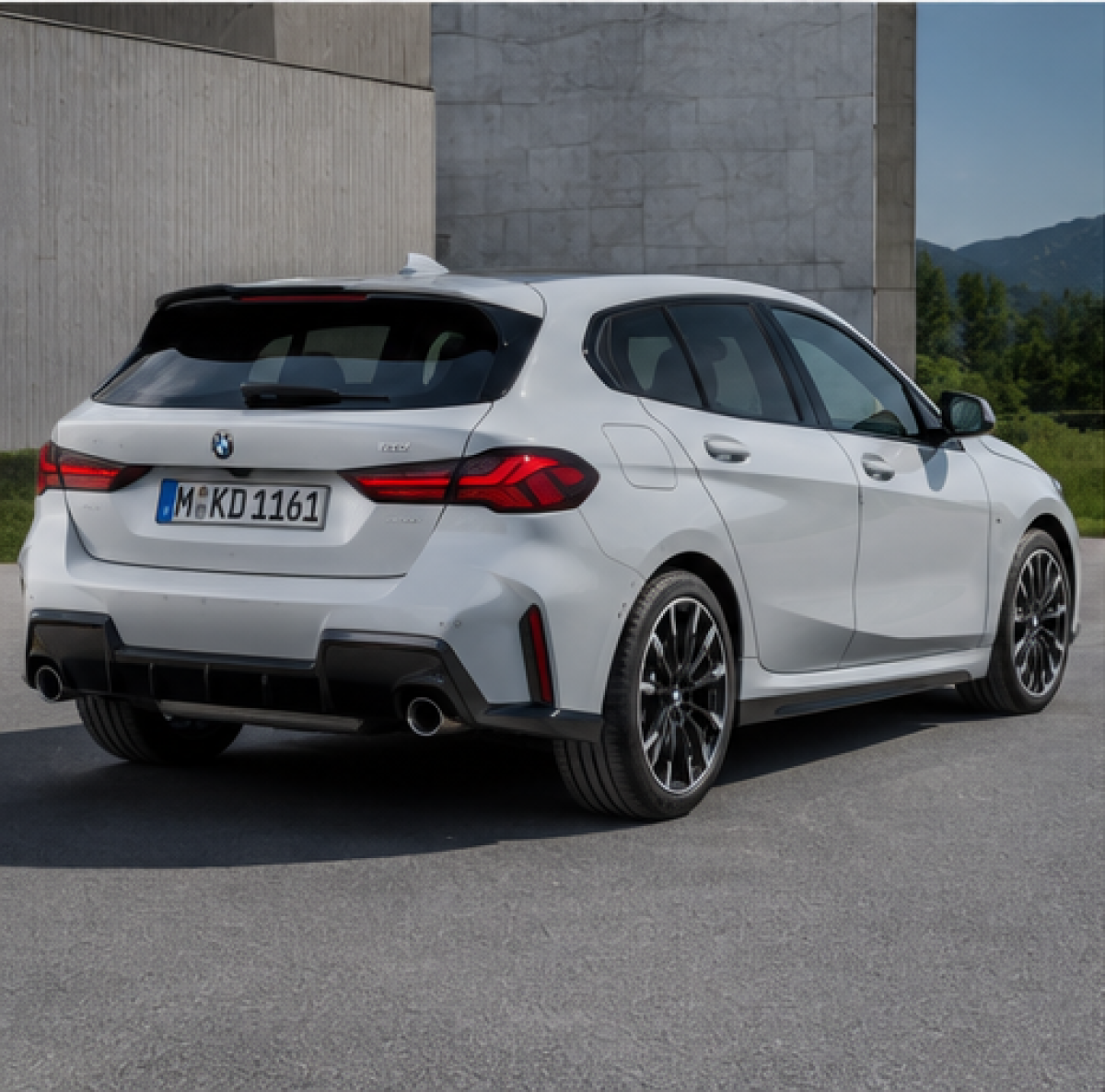 BMW_Serie_1_F70_03_exterieur_arriere