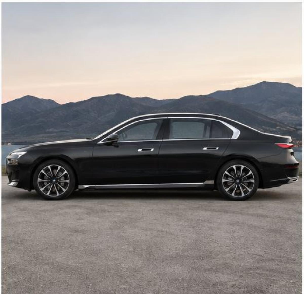 BMW_Serie_7_G70_04_profil