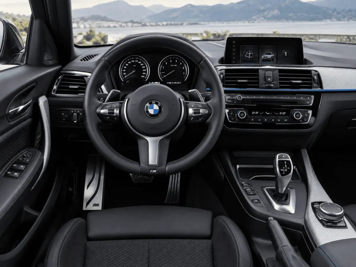 BMW_Série_1_M_Performance_Import_Allemagne__4_