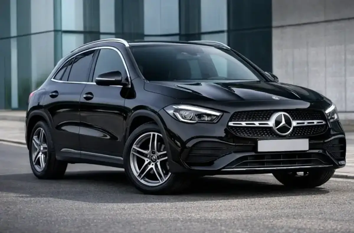 Mercedes_GLA_200_Allemagne_2022_Catalogue__2___1_