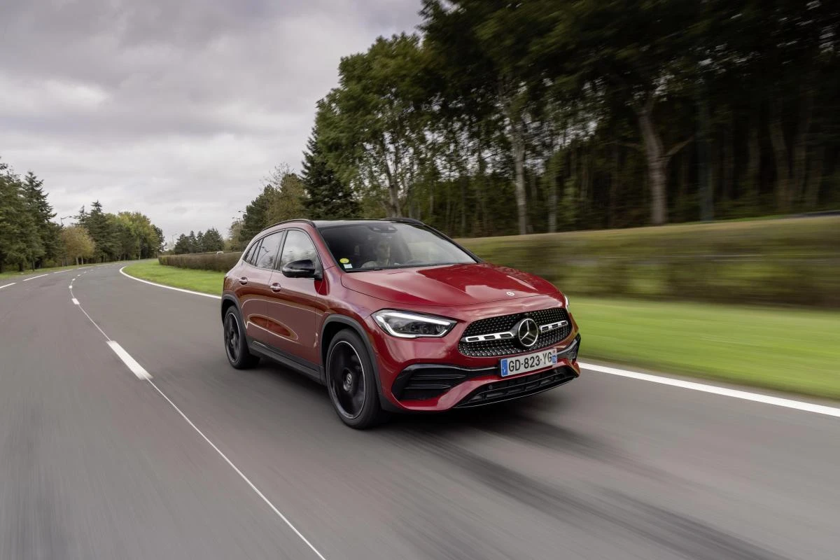 Mercedes_GLA_Allemagne_catalogue__5_