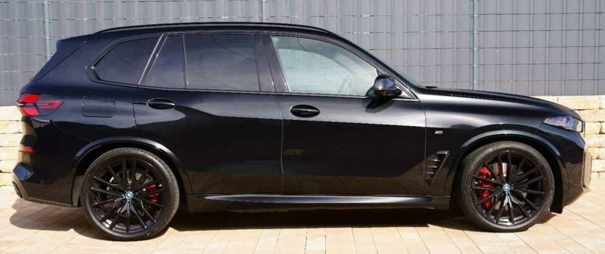 BMW-X5-50E-PHEV-full-black-full-options-Import-Home-page-e1741546831518
